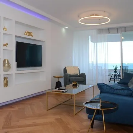 Golden Seaview Apartment Limassol
